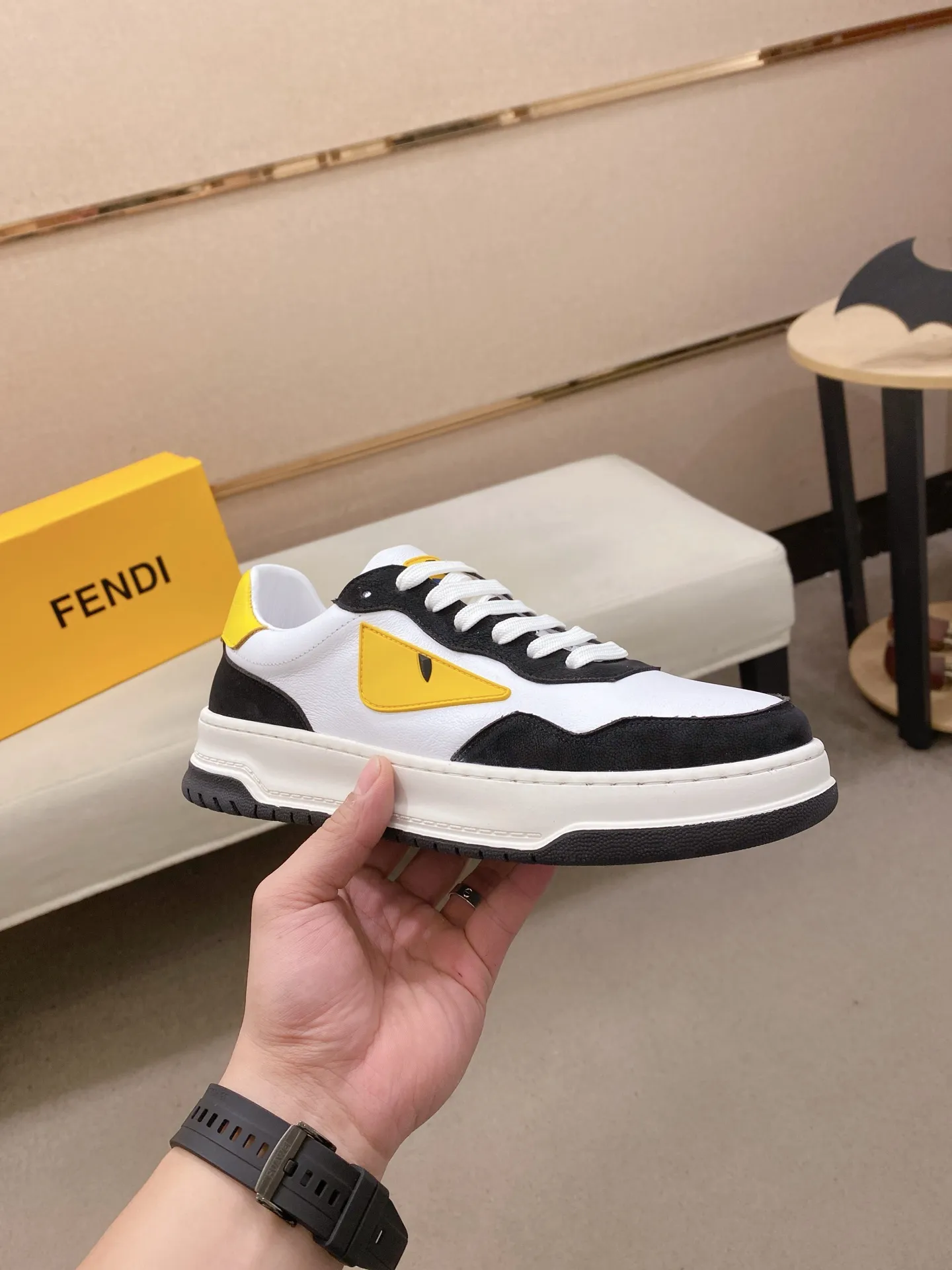 Factory price 380💰 (fendi) New style 👊🏻 upper 🇮🇹 imported cowhide fabric 🇩🇪 lining imported sheepskin lining. The original outsole is molded to highlight the identity of every man, and the upper foot is elegant and stable🚶🏻🚶🏻The high-end custom counters reproduce the original version📯No matter the wind or rain, the shoe last remains unchanged and can withstand the verification of time🔍️,🔵 Size: 38-44